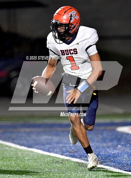 Thumbnail 1 in Wake Prep Academy vs Bartlett Yancey (NCHSAA 3A 1st Round) photogallery.