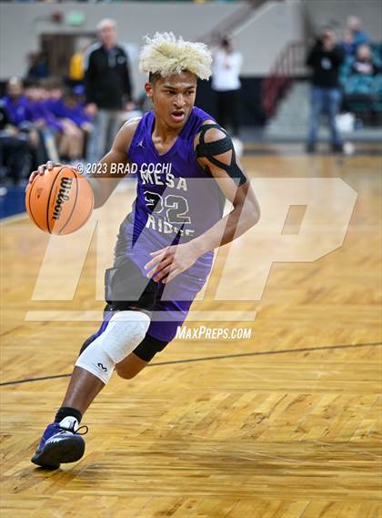 Thumbnail 2 in Air Academy vs. Mesa Ridge (CHSAA 5A Final) photogallery.