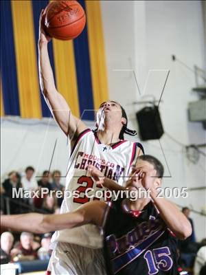 Thumbnail 3 in San Leandro vs. Modesto Christian (Gridley Invitational) photogallery.