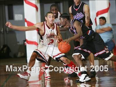Thumbnail 2 in San Leandro vs. Modesto Christian (Gridley Invitational) photogallery.