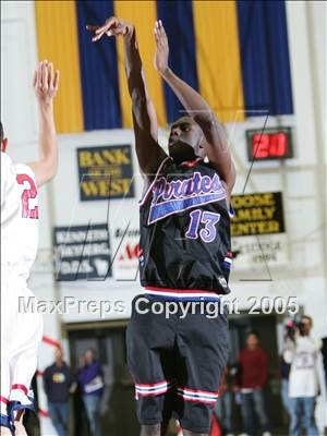 Thumbnail 3 in San Leandro vs. Modesto Christian (Gridley Invitational) photogallery.