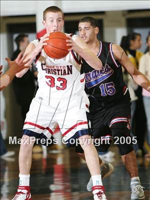Thumbnail 3 in San Leandro vs. Modesto Christian (Gridley Invitational) photogallery.
