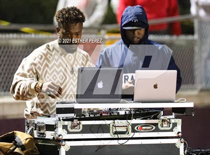 Thumbnail 2 in Edison vs. St. Mary's photogallery.