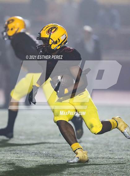 Thumbnail 1 in Edison vs. St. Mary's photogallery.