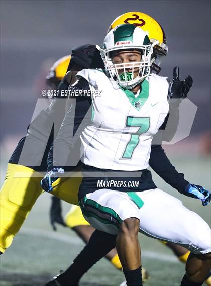 Thumbnail 3 in Edison vs. St. Mary's photogallery.