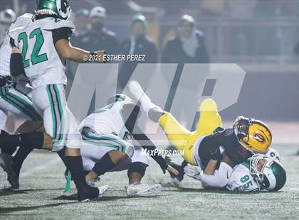 Thumbnail 2 in Edison vs. St. Mary's photogallery.