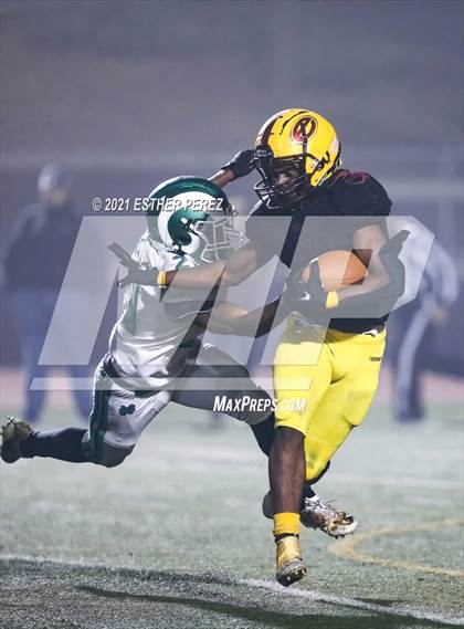 Thumbnail 2 in Edison vs. St. Mary's photogallery.