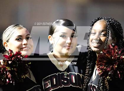 Thumbnail 3 in Edison vs. St. Mary's photogallery.