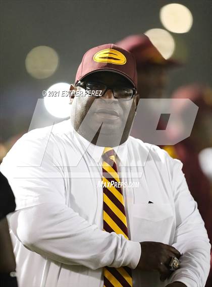 Thumbnail 2 in Edison vs. St. Mary's photogallery.