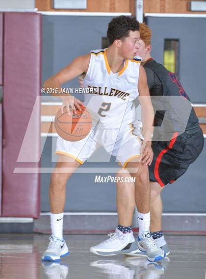 Thumbnail 2 in Bellevue vs. Pinnacle (Rancho Mirage Holiday Invitational) photogallery.