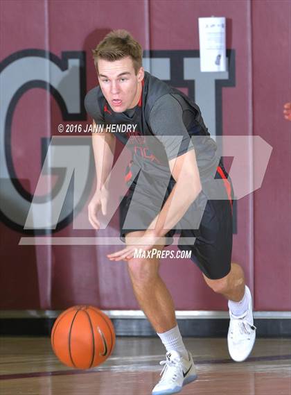 Thumbnail 2 in Bellevue vs. Pinnacle (Rancho Mirage Holiday Invitational) photogallery.