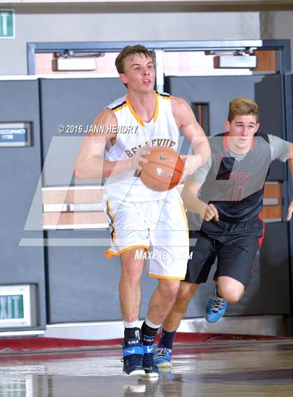 Thumbnail 3 in Bellevue vs. Pinnacle (Rancho Mirage Holiday Invitational) photogallery.
