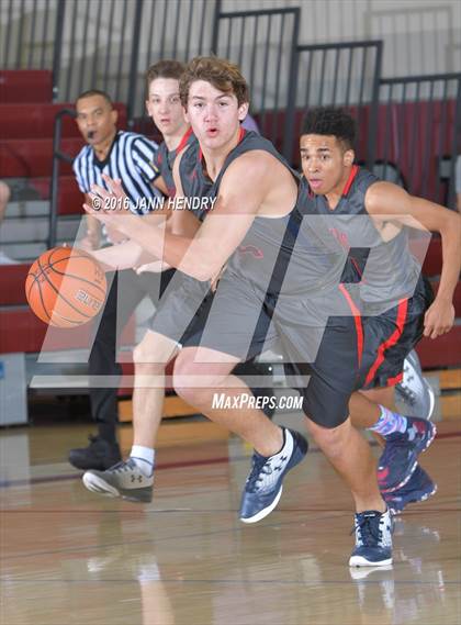 Thumbnail 3 in Bellevue vs. Pinnacle (Rancho Mirage Holiday Invitational) photogallery.
