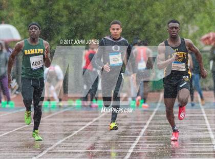 Thumbnail 2 in 50th Annual Loucks Games (Men's 100 Meter Dash) photogallery.