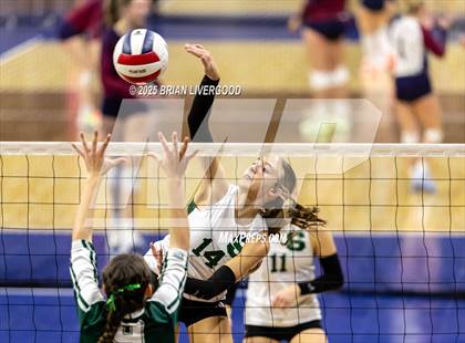 Thumbnail 2 in Stratton vs. Plateau Valley (CHSAA 1A Round 1) photogallery.