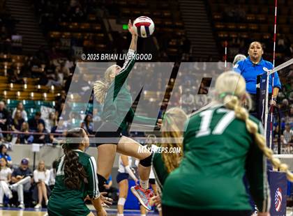 Thumbnail 2 in Stratton vs. Plateau Valley (CHSAA 1A Round 1) photogallery.