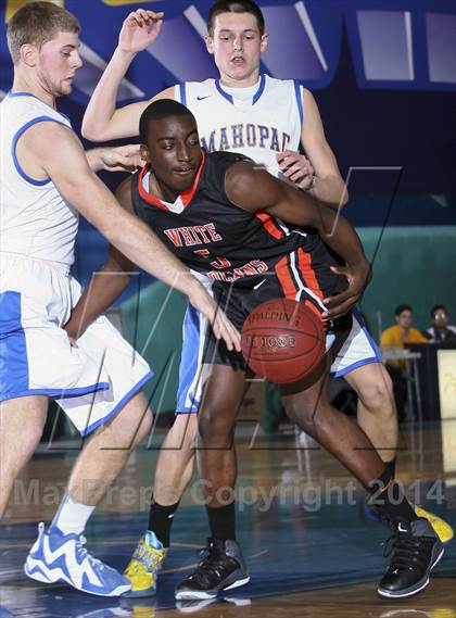 Thumbnail 1 in Mahopac vs White Plains (Hoops for a Cure) photogallery.