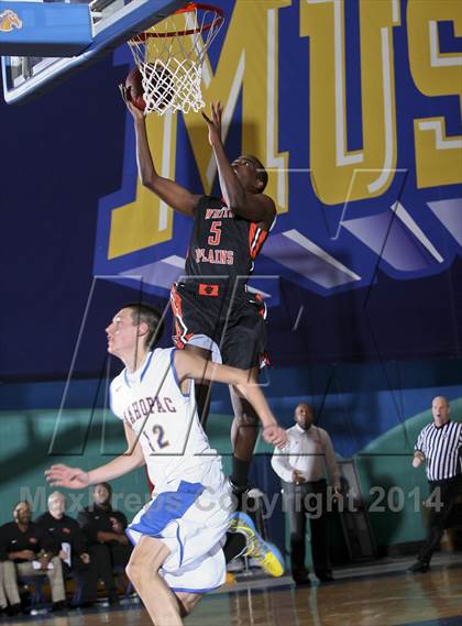 Thumbnail 2 in Mahopac vs White Plains (Hoops for a Cure) photogallery.