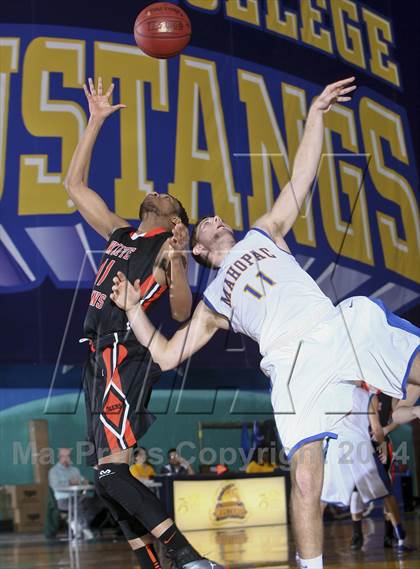 Thumbnail 1 in Mahopac vs White Plains (Hoops for a Cure) photogallery.