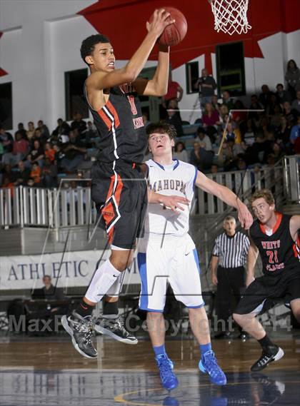 Thumbnail 1 in Mahopac vs White Plains (Hoops for a Cure) photogallery.