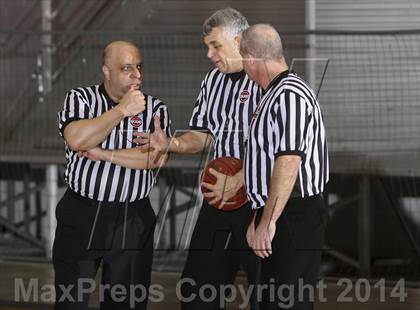 Thumbnail 2 in Mahopac vs White Plains (Hoops for a Cure) photogallery.