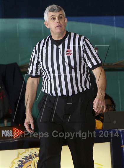 Thumbnail 1 in Mahopac vs White Plains (Hoops for a Cure) photogallery.