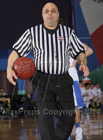Thumbnail 2 in Mahopac vs White Plains (Hoops for a Cure) photogallery.