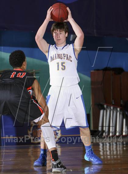 Thumbnail 1 in Mahopac vs White Plains (Hoops for a Cure) photogallery.