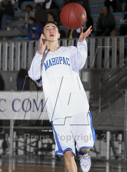 Thumbnail 1 in Mahopac vs White Plains (Hoops for a Cure) photogallery.