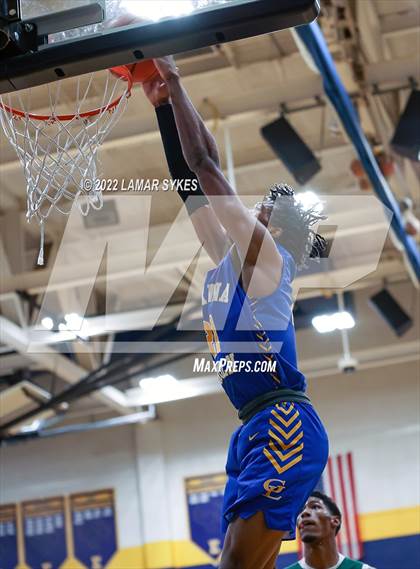 Thumbnail 1 in St. Vincent-St. Mary vs. Lincoln photogallery.