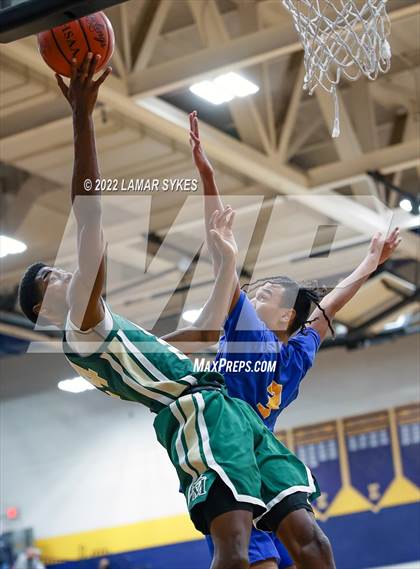 Thumbnail 2 in St. Vincent-St. Mary vs. Lincoln photogallery.