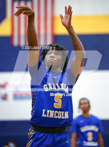 Thumbnail 1 in St. Vincent-St. Mary vs. Lincoln photogallery.