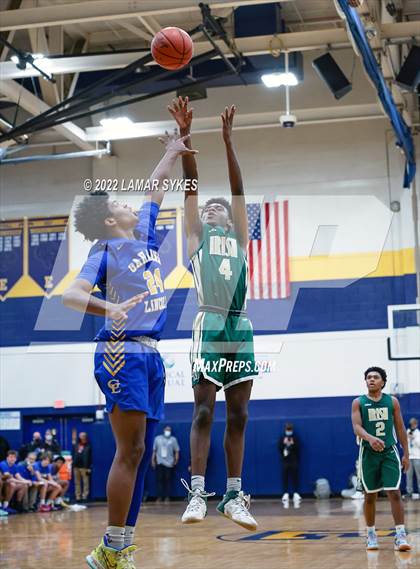 Thumbnail 3 in St. Vincent-St. Mary vs. Lincoln photogallery.