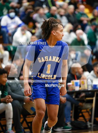 Thumbnail 3 in St. Vincent-St. Mary vs. Lincoln photogallery.