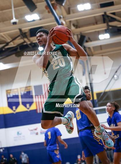 Thumbnail 1 in St. Vincent-St. Mary vs. Lincoln photogallery.