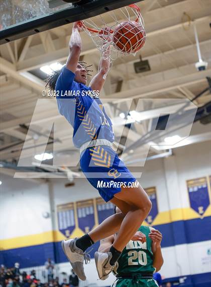 Thumbnail 3 in St. Vincent-St. Mary vs. Lincoln photogallery.