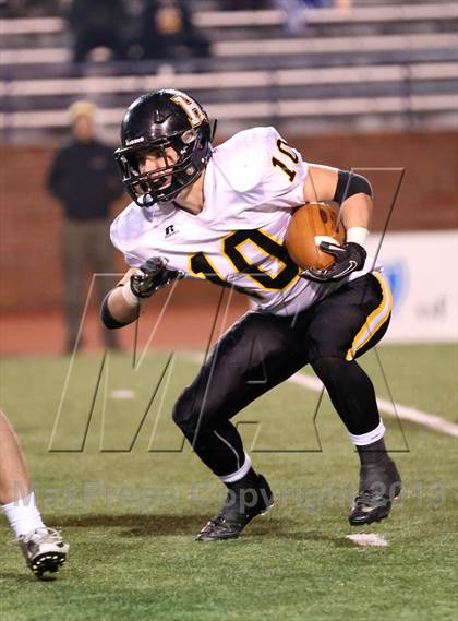Thumbnail 1 in Maryville vs. Hendersonville (TSSAA Division I Class 6A BlueCross Bowl) photogallery.