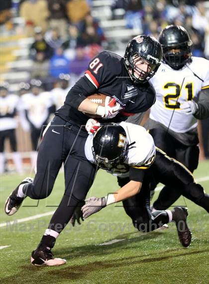 Thumbnail 1 in Maryville vs. Hendersonville (TSSAA Division I Class 6A BlueCross Bowl) photogallery.
