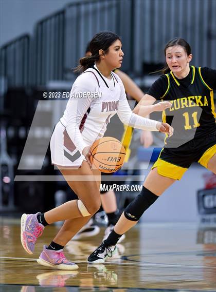 Thumbnail 2 in Pyramid Lake vs. Eureka (NIAA 1A State Championship) photogallery.