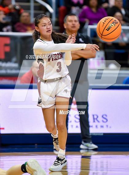 Thumbnail 1 in Pyramid Lake vs. Eureka (NIAA 1A State Championship) photogallery.