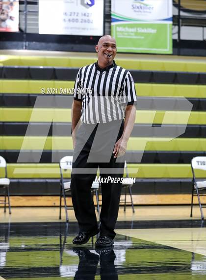 Thumbnail 1 in Rock Bridge vs Ruskin (Summit Grill Shootout) photogallery.