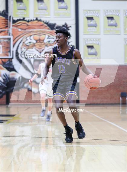 Thumbnail 2 in Rock Bridge vs Ruskin (Summit Grill Shootout) photogallery.