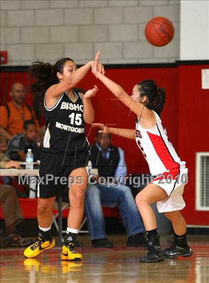 Thumbnail 2 in Bishop Montgomery vs. Harvard-Westlake (CIF SoCal D4 Final) photogallery.