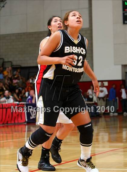 Thumbnail 2 in Bishop Montgomery vs. Harvard-Westlake (CIF SoCal D4 Final) photogallery.