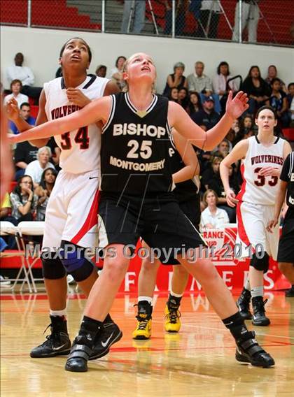 Thumbnail 3 in Bishop Montgomery vs. Harvard-Westlake (CIF SoCal D4 Final) photogallery.