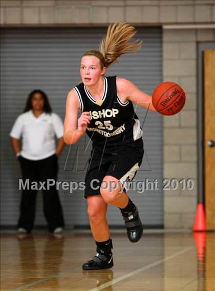 Thumbnail 3 in Bishop Montgomery vs. Harvard-Westlake (CIF SoCal D4 Final) photogallery.