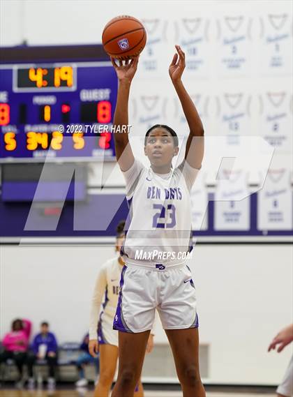 Thumbnail 3 in Roncalli @ Ben Davis photogallery.