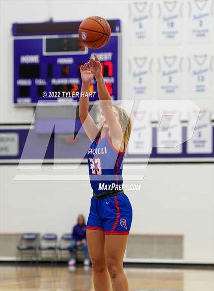 Thumbnail 3 in Roncalli @ Ben Davis photogallery.