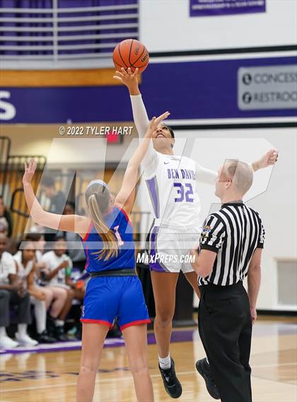 Thumbnail 2 in Roncalli @ Ben Davis photogallery.