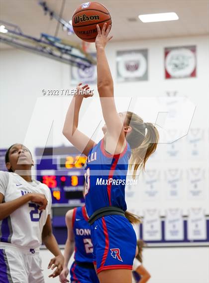 Thumbnail 3 in Roncalli @ Ben Davis photogallery.